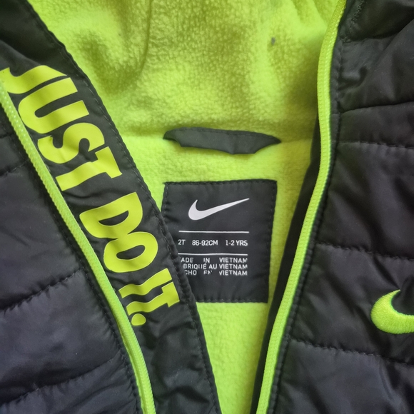Nike Kids Black and Green Hooded Jacket - Picture 2 of 7